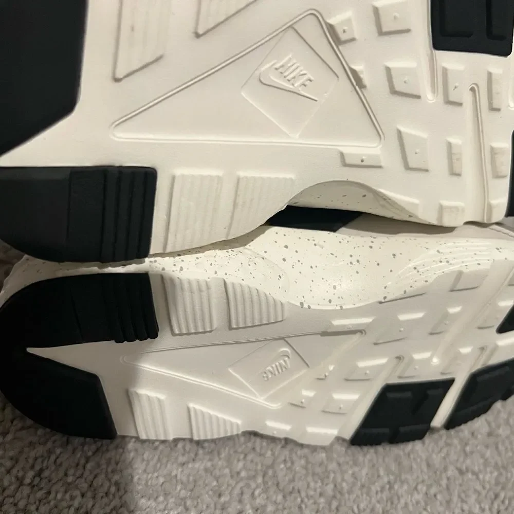 Little Kid's Nike Huarache Run White/Mint Foam-Off Noir (704949 116) Sz 1